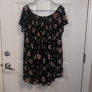 Black floral tunic top